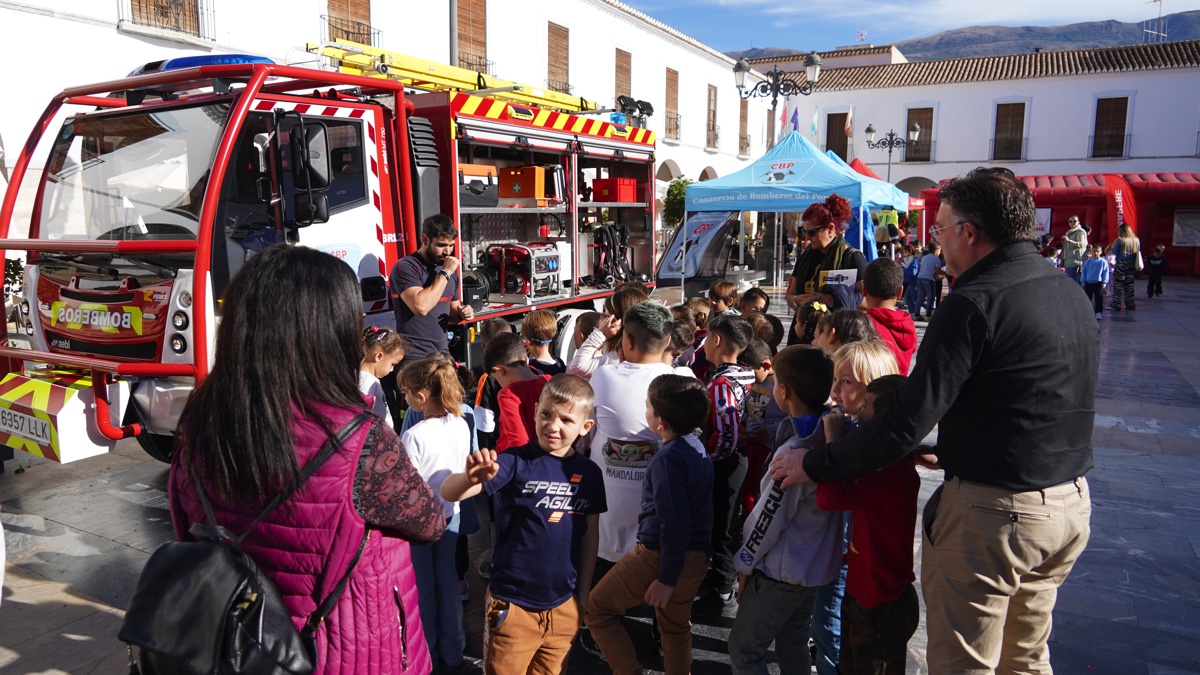 Continúa la Semana de la Prevención de Incendios en la Plaza Porticada de Berja